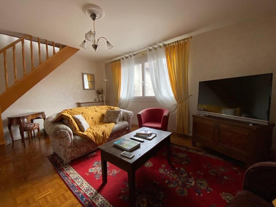 Les Marmottes Apartment Arpajon-sur-Cere Exterior photo
